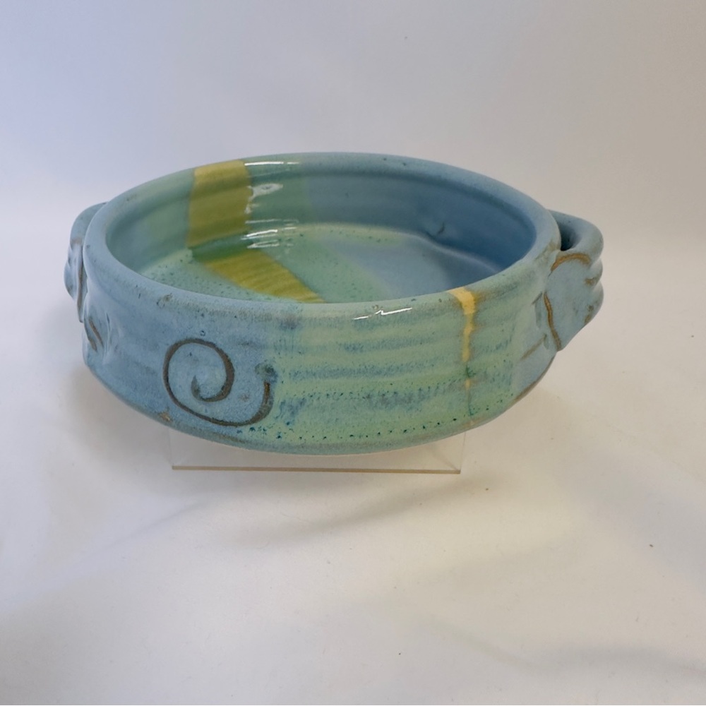 Mosqui to Mud Pottery Brie Baker Round Shallow Bowl w Handles Handmade